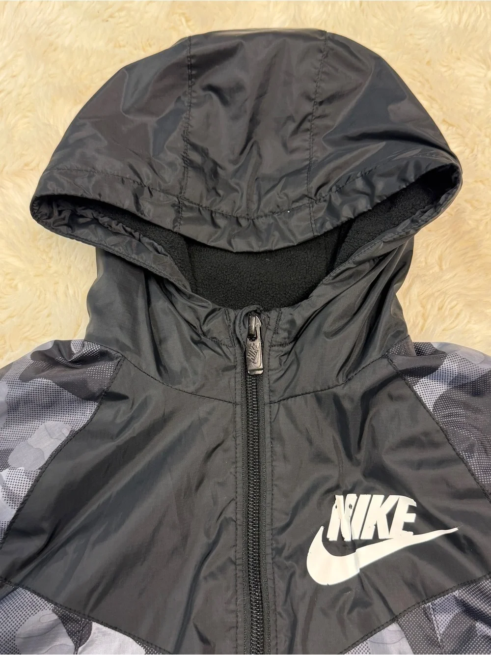 Nike Boys Sportswear Fleece Lined Windbreaker Jacket Black Gray Camo